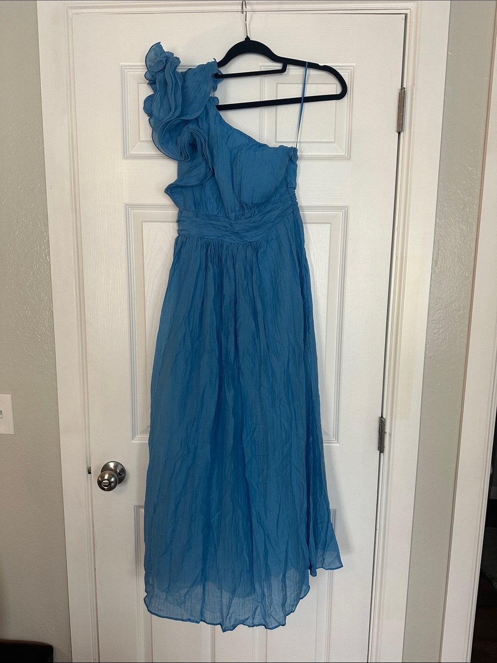One-Shoulder Blue Ruffled hello Molly dress